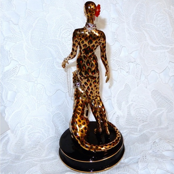Erte’ Leopard Sculpture Franklin Mint Servenarts. Swarovski Crystals 9 1/2” Tall - Picture 3 of 12